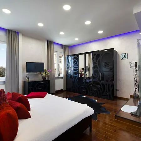 Sun Art Apartment *